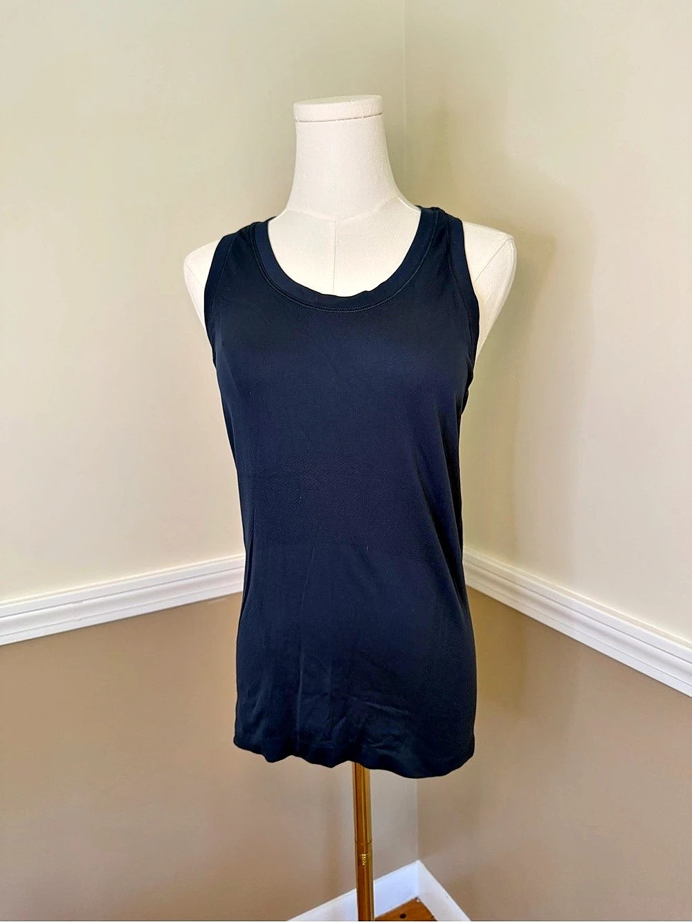 Athleta Racerback Athletic Tank in Blue Size Small